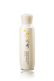 名门闺秀珍珠美白防护乳SPF20