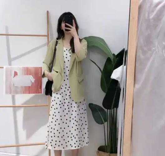 20岁女生怎么买到有档次而不奢侈的衣服？